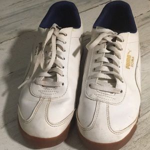 Puma Roma white with blue trim lace up sneakers 5.5C